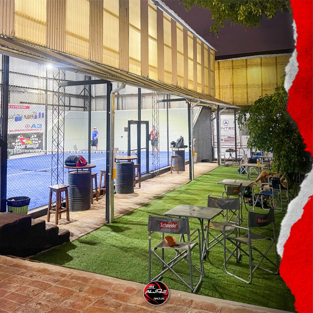 Cancha techada en El Aljibe Padel